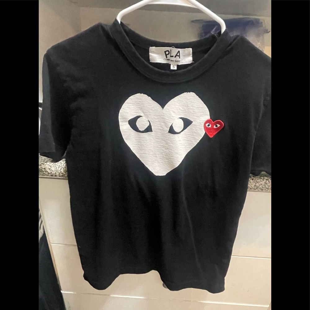 Commes des Garçon play tshirt